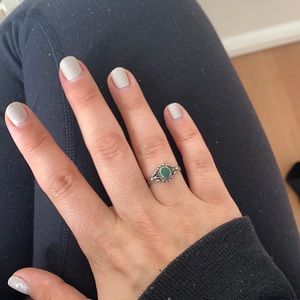 💜3 for $50💜 Vintage sterling silver ring with malachite stone